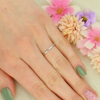 Srebrny pierścionek damski z syntetycznym opalem 925 tył.jpg