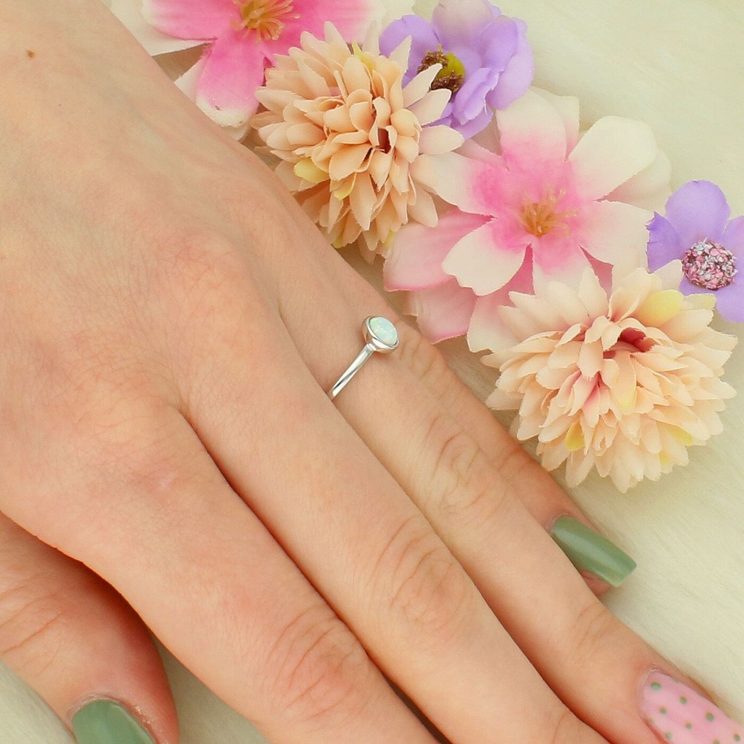 Srebrny pierścionek damski z syntetycznym opalem 925 opal.jpg