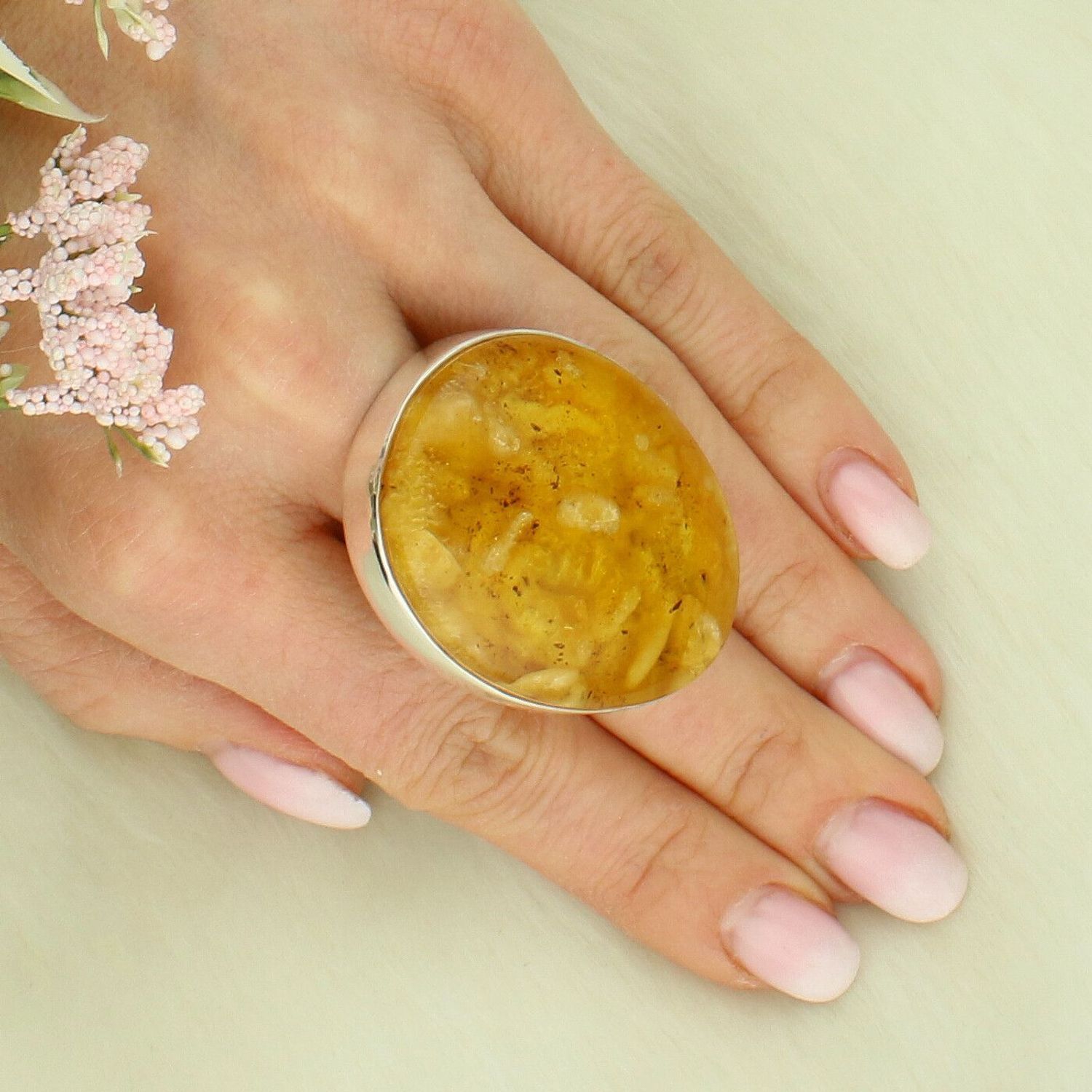 Pierścionek Srebrny 925 z Bursztynem rozmiar 18.jpg