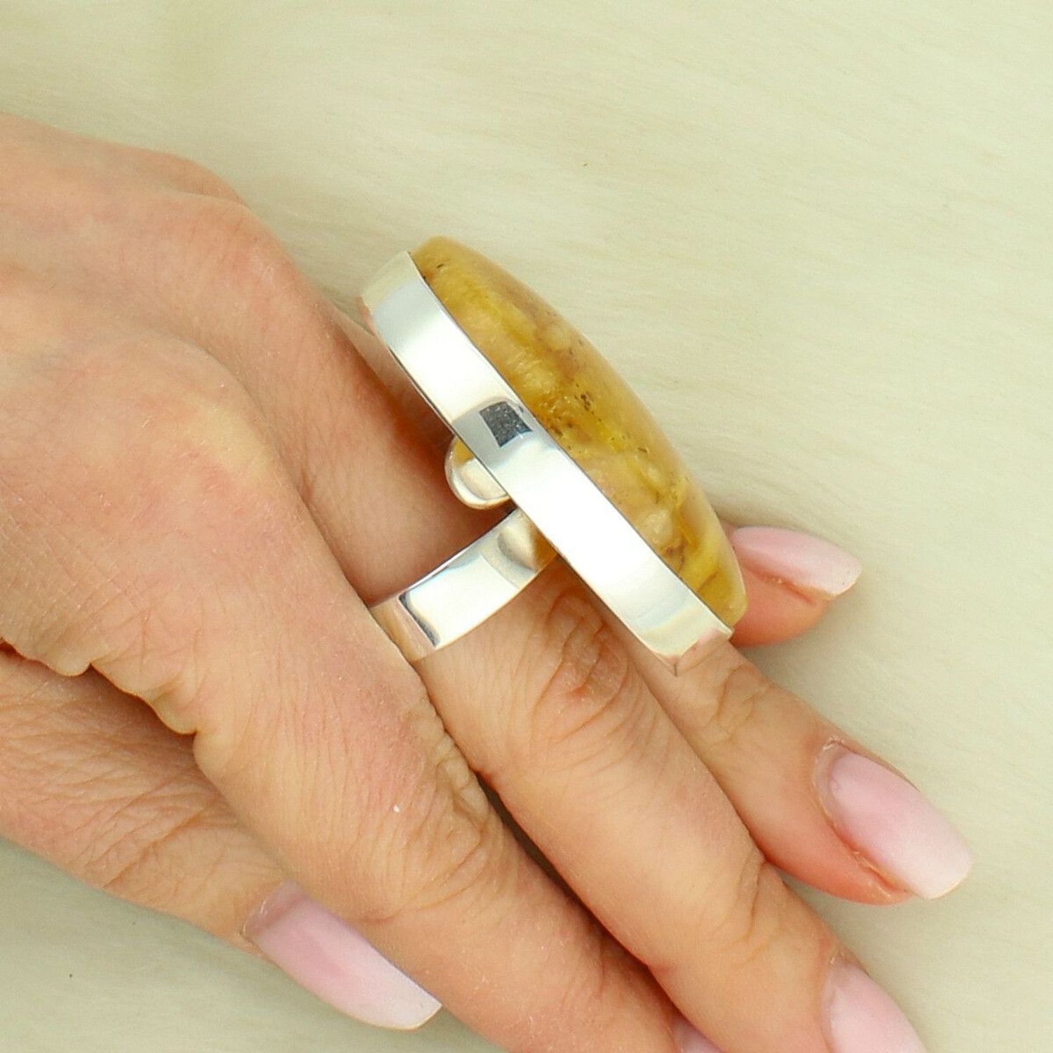 Pierścionek Srebrny 925 z Bursztynem rozmiar 18.jpg