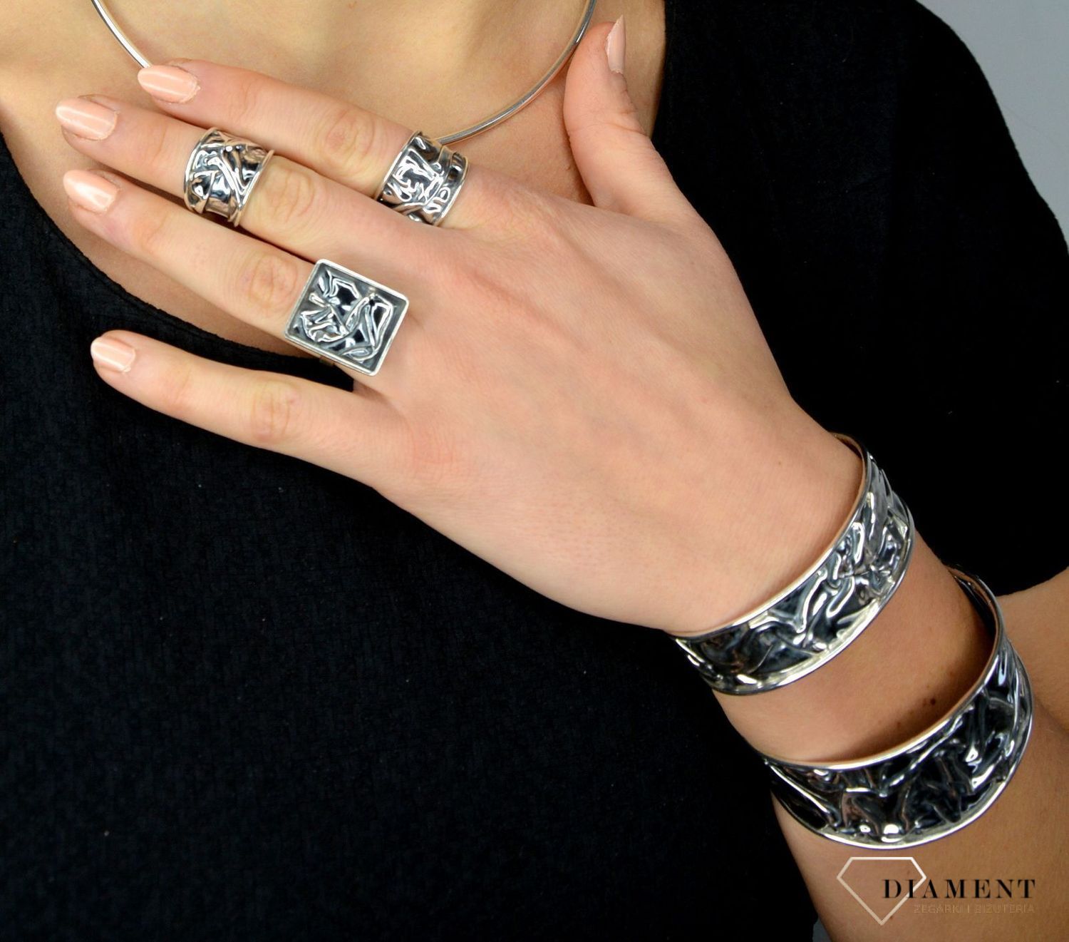 Srebrny pierścionek z gniecionej blaszki DIA-PRS-1717-925.jpg