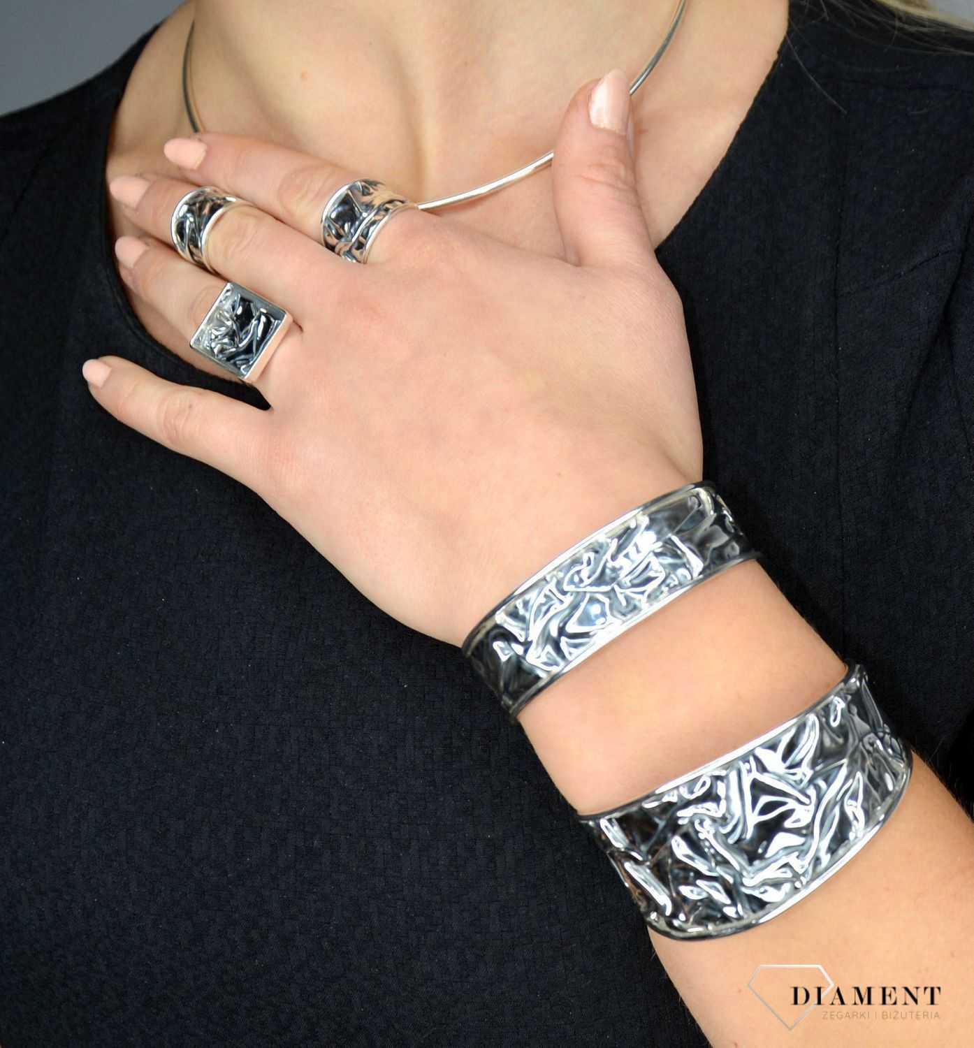 Srebrny pierścionek z gniecionej blaszki DIA-PRS-1717-925.jpg