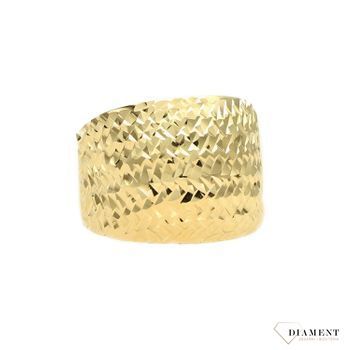 Szeroki pierścionek złoty 'Blask uczuć' DIA-PRS-1722-585  to piękny szeroki pierścionek wykonany ze złota. v.jpg