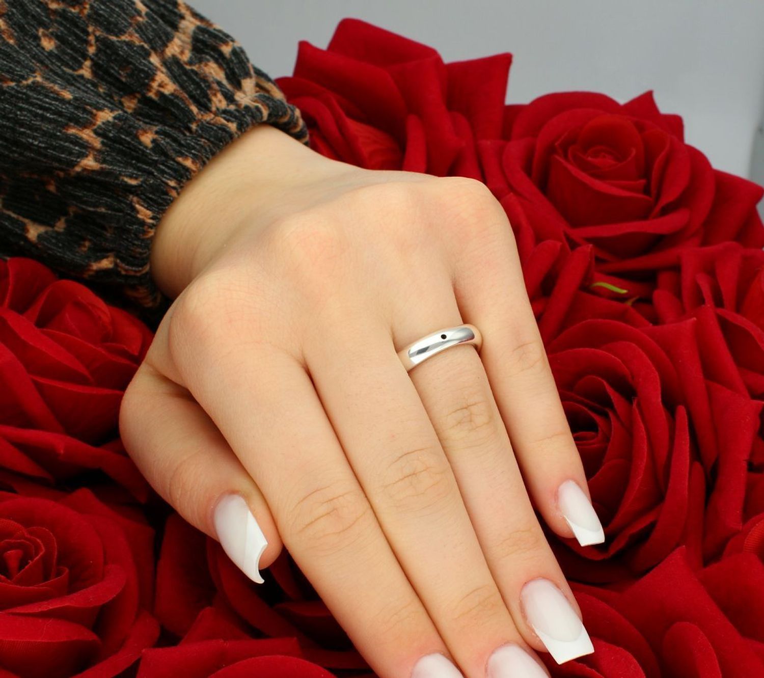 Pierścionek srebrny duża róża próba 925, DIA-PRS-17478R-925 Pierścionek srebrny z dużą różą, wykonany z wysokiej próby 925. Elegancki i romantyczny design1.jpg