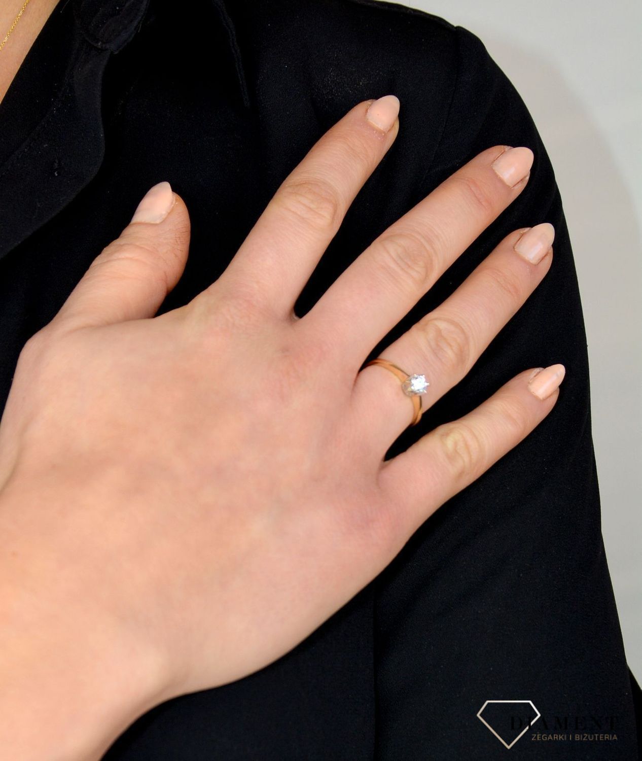 Złoty pierścionek zaręczynowy 585 z cyrkonią DIA-PRS-1774-585.jpg