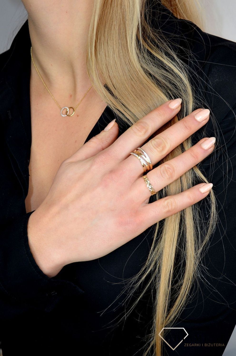 Szeroki złoty pierścionek 585 plecionka z cyrkoniami DIA-PRS-1777-585.jpg