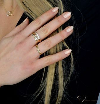 Złoty pierścionek 585 obrączka 'Koniczynki' to piękny pierścionek ze złota z próby 585.  (1).JPG