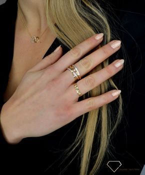 Złoty pierścionek 585 obrączka 'Koniczynki' to piękny pierścionek ze złota z próby 585.  (4).JPG