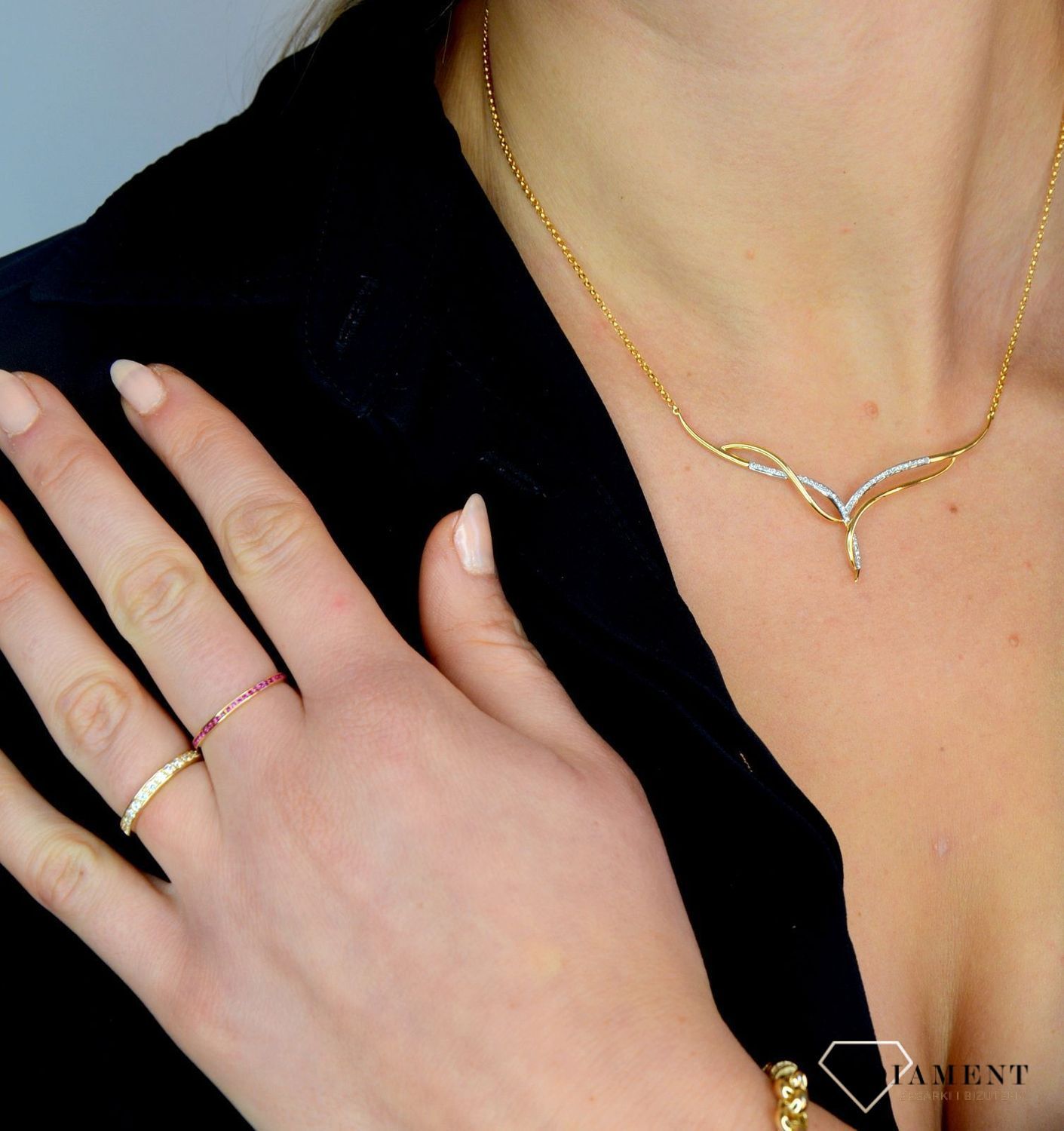 Złoty pierścionek 585 obrączka, białe cyrkonie DIA-PRS-1786-585.jpg