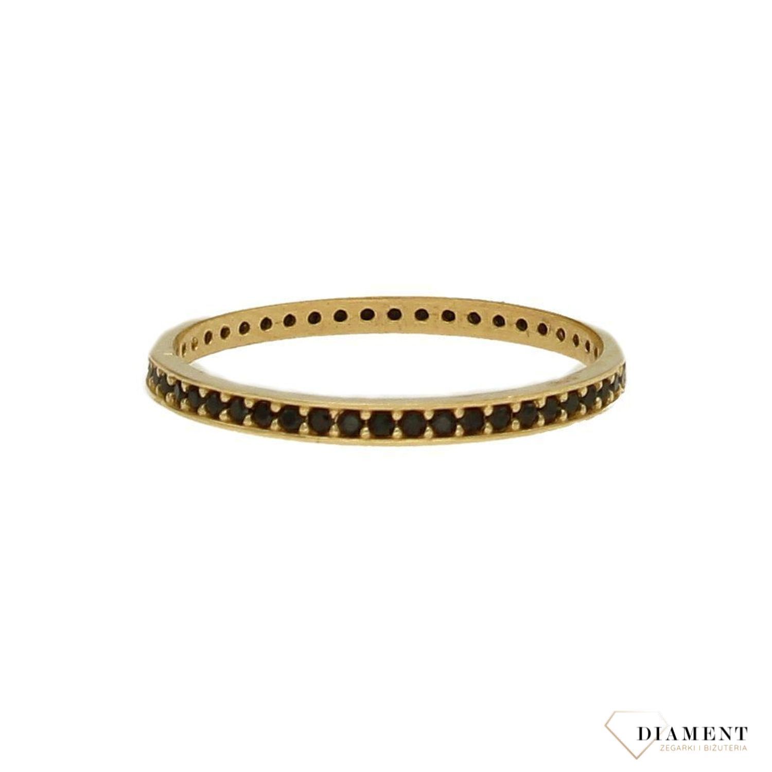 Złoty pierścionek 585 obrączka, czarne cyrkonie DIA-PRS-1790B-585.jpg