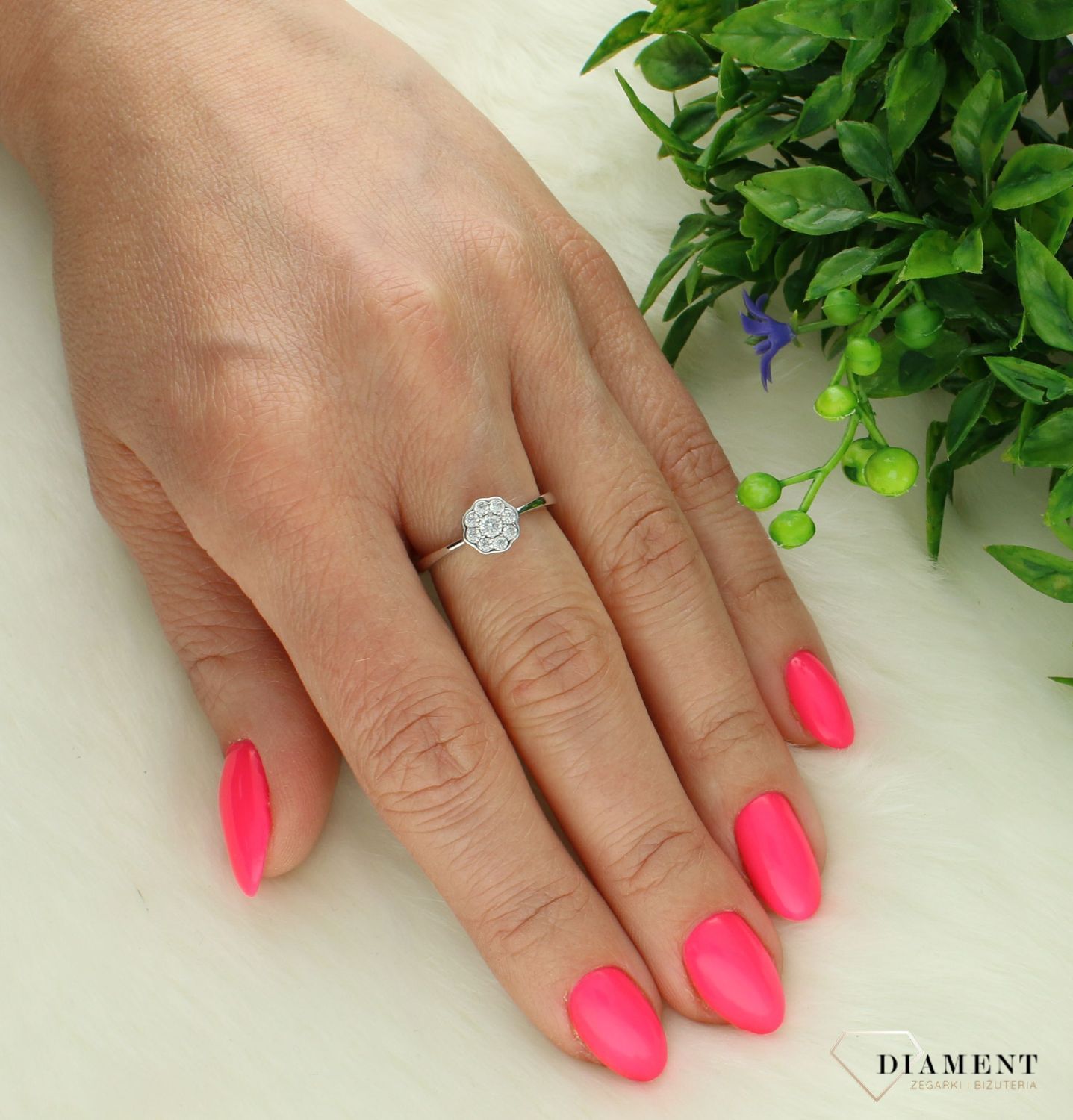 Pierścionek srebrny 925 Kwiatek rozmiar 11 DIA-PRS-1941-925 (1).jpg