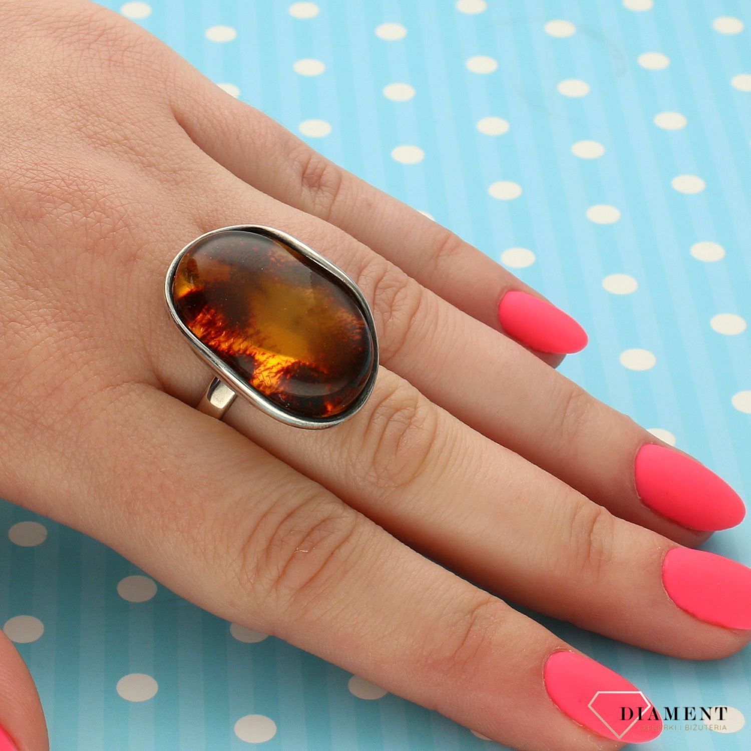 Srebrny pierścionek cieniowany bursztyn DIA-PRS-2419-925 (1).jpg