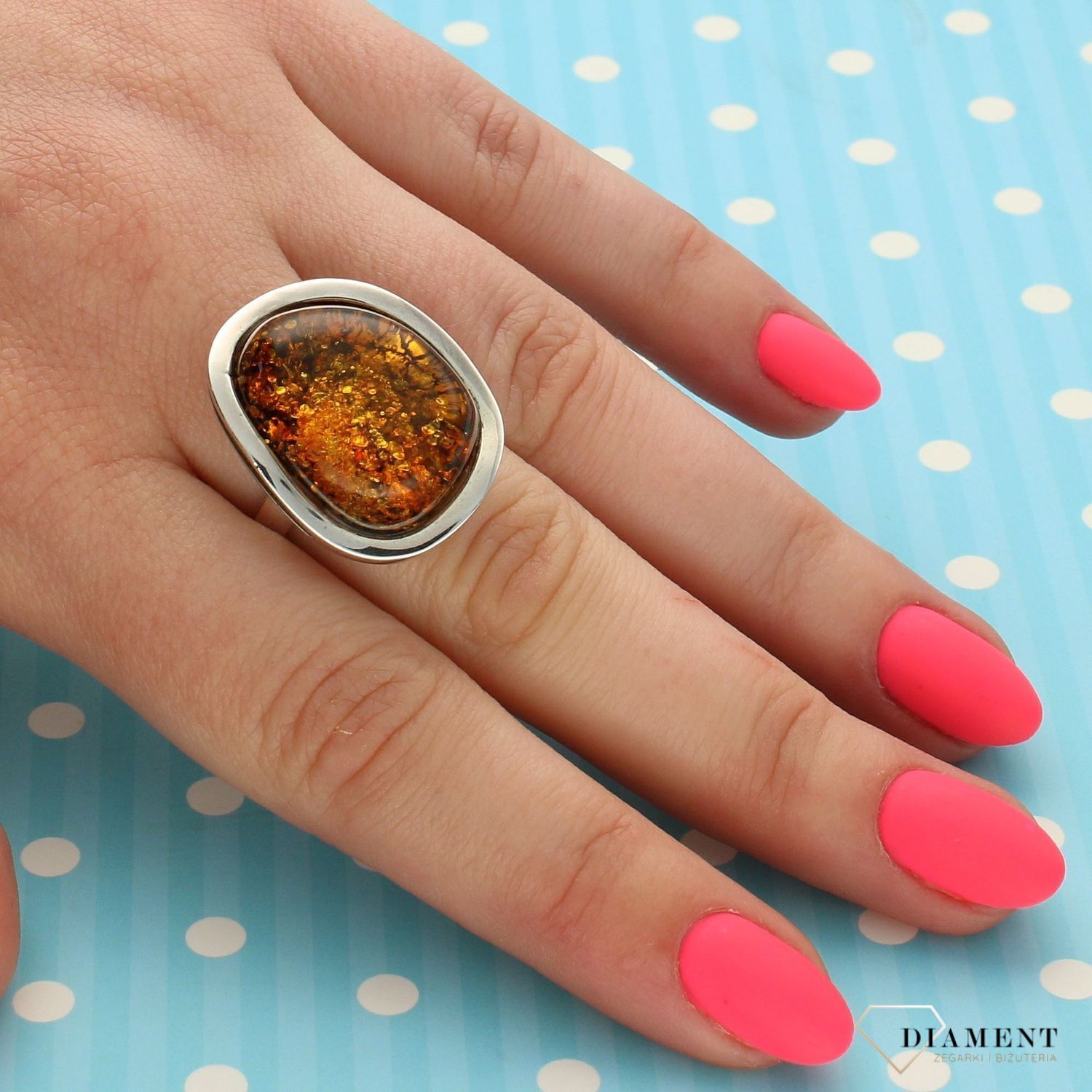 Srebrny pierścionek bursztyn w srebrnej oprawie DIA-PRS-2428-925 (2).jpg
