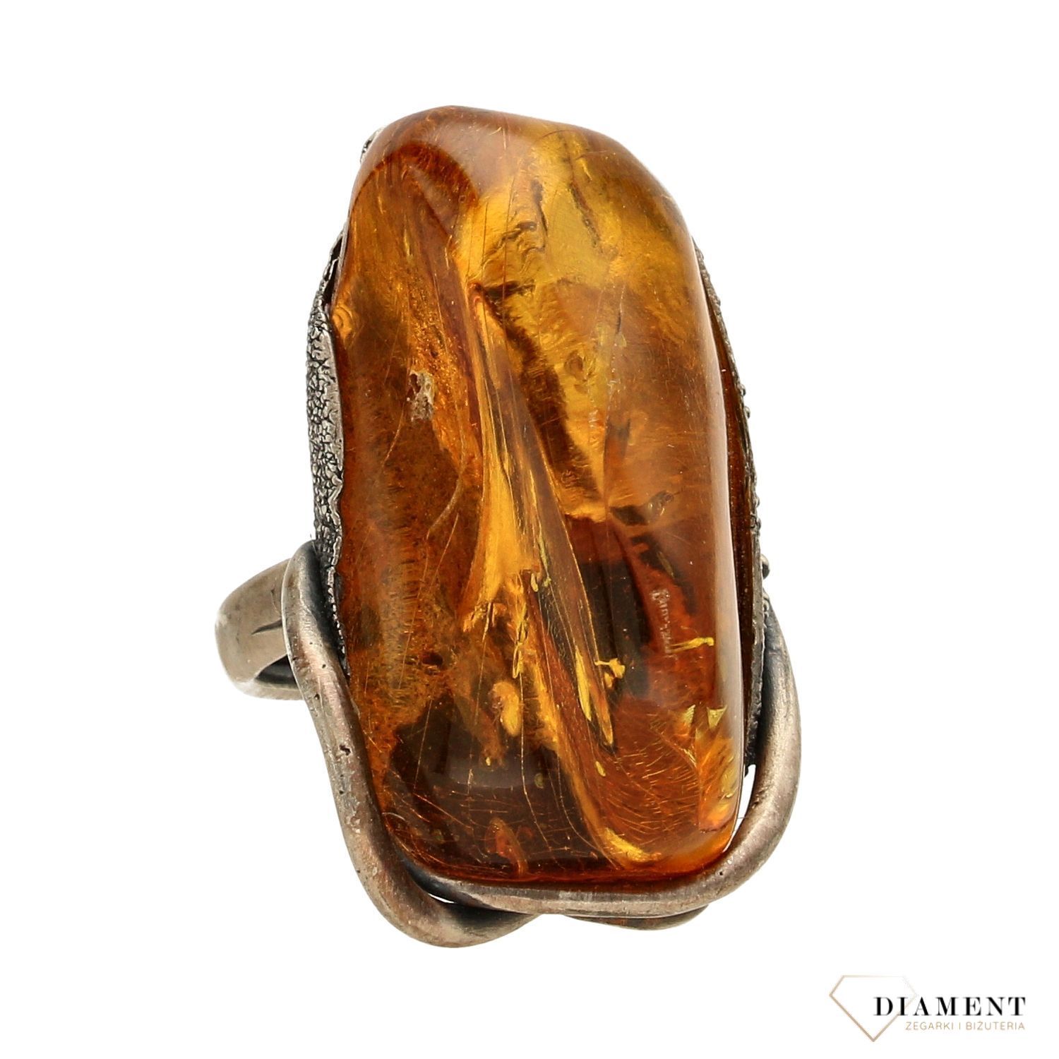 Pierścionek srebrny z bursztynem w kolorze brązu DIA-PRS-2446-bursztyn.jpg