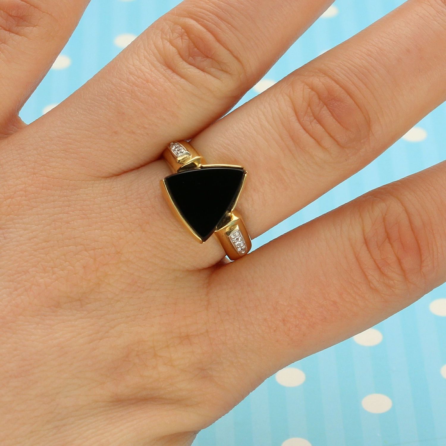 Złoty pierścionek 585 z onyksem DIA-PRS-2586-585  (1).jpg