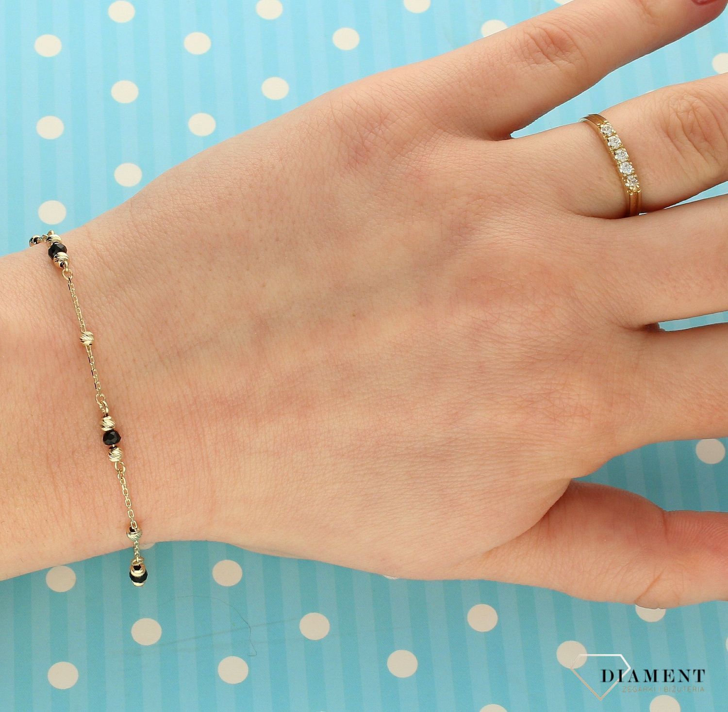 Złoty pierścionek 585 cyrkonia DIA-PRS-2714-585. Złoty pierścionek 585 obrączka z cyrkonią. Złoty pierścionek 585 obrączka.jpg