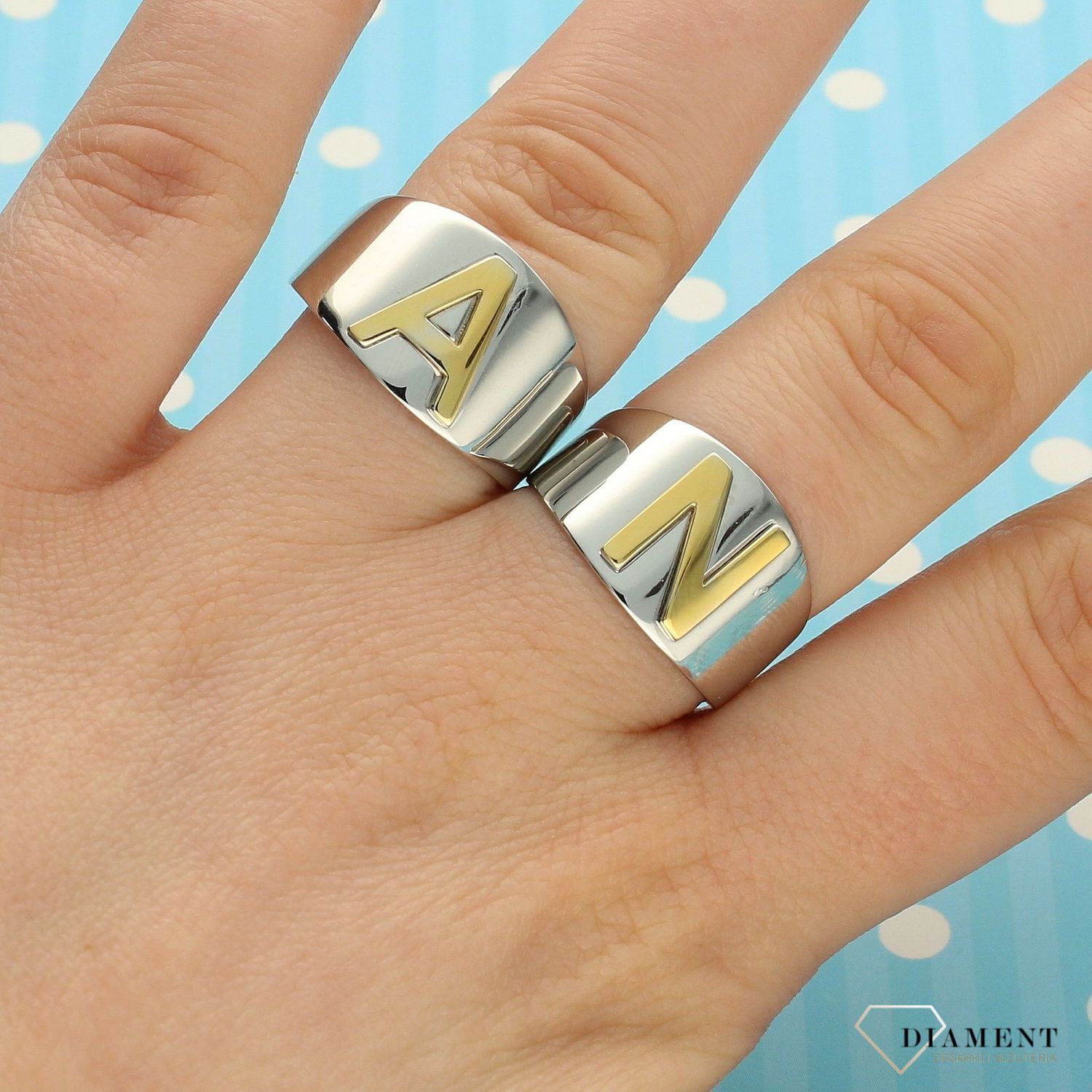 Pierścionek srebrny sygnet ze złotą literką A DIA-PRS-2795A-925 (1).jpg