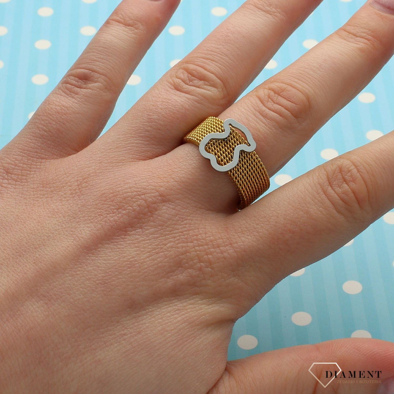 Stalowy pierścionek pozłacana obrączka ze srebrnym misiem DIA-PRS-2911-INNE (2).jpg
