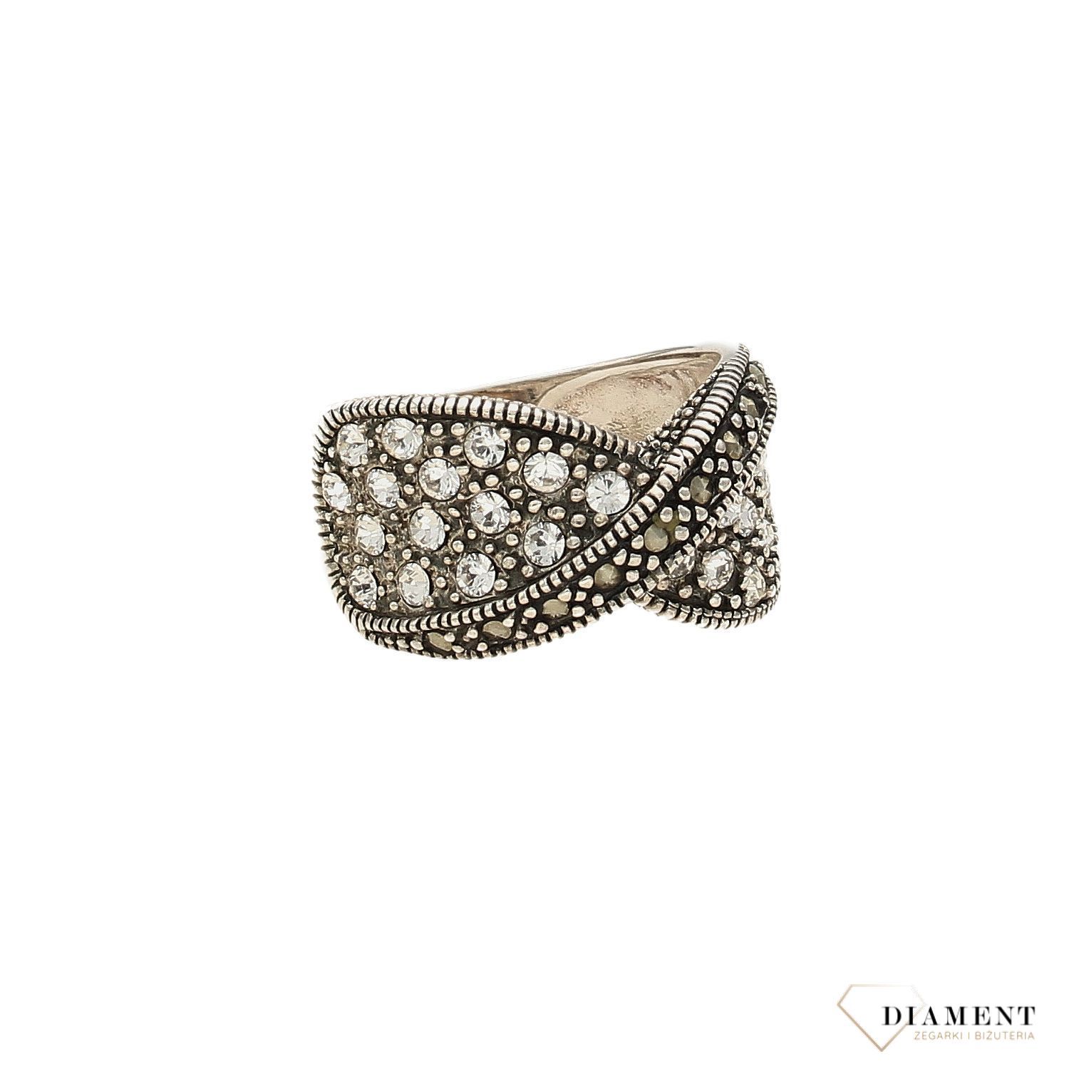 Srebrny pierścionek przeplatany markazyty i cyrkonia DIA-PRS-3289-925.jpg