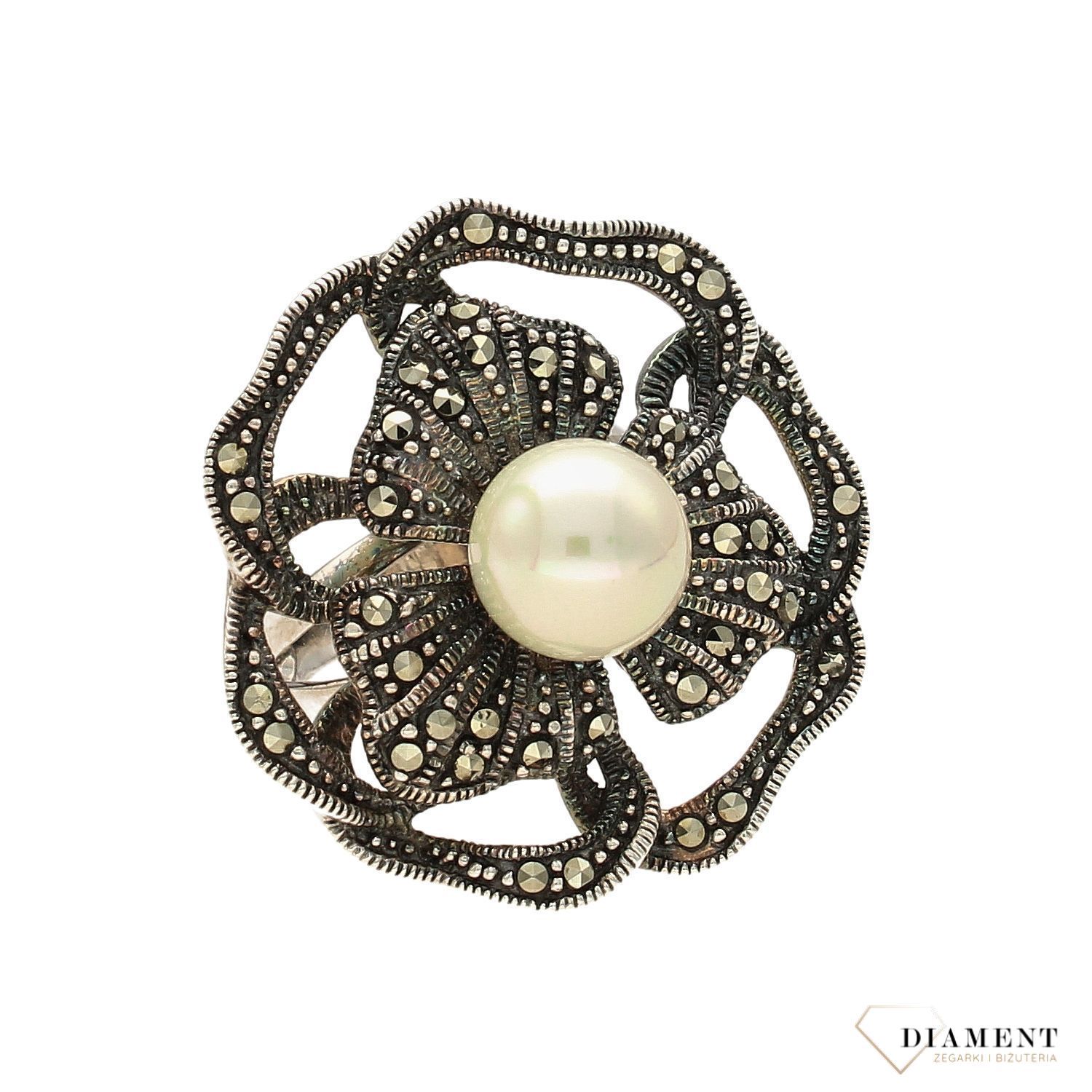 Srebrny pierścionek ażurowy z perłą i markazytami DIA-PRS-3291-925.jpg