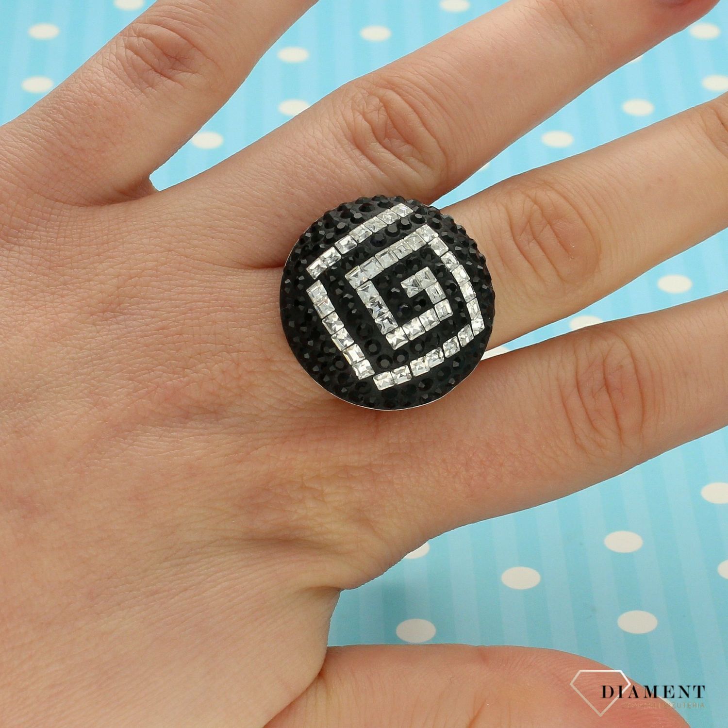 Srebrny pierścionek okrągły z czarną i białą cyrkonią DIA-PRS-3299-925.jpg