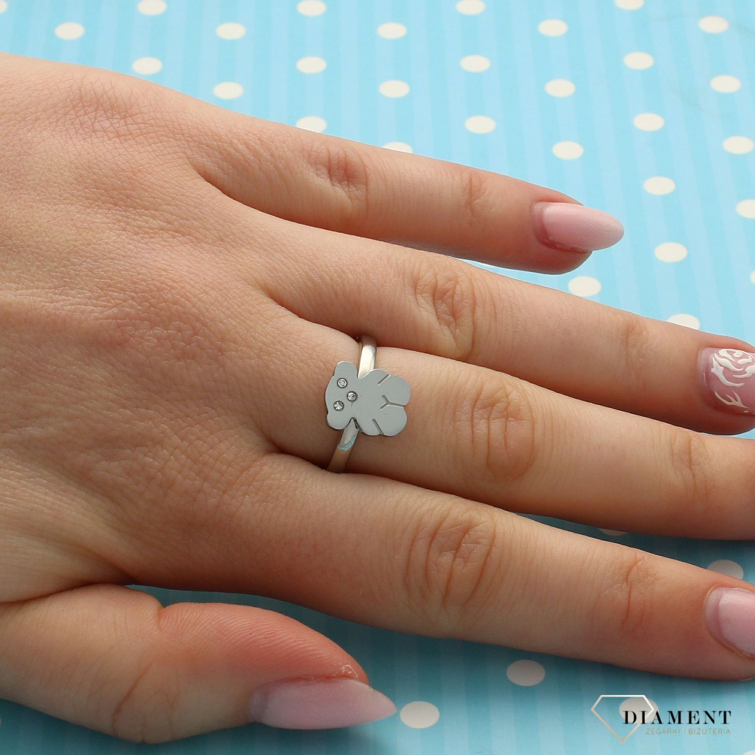 Stalowy pierścionek w kolorze srebrnym z misiem DIA-PRS-3331-STAL (2).jpg