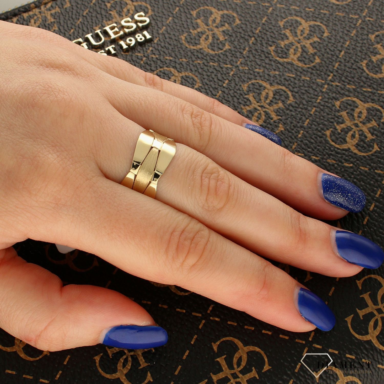 Złoty pierścionek szeroka obrączka z ozdobnym wzorem DIA-PRS-3346-585 (1).jpg