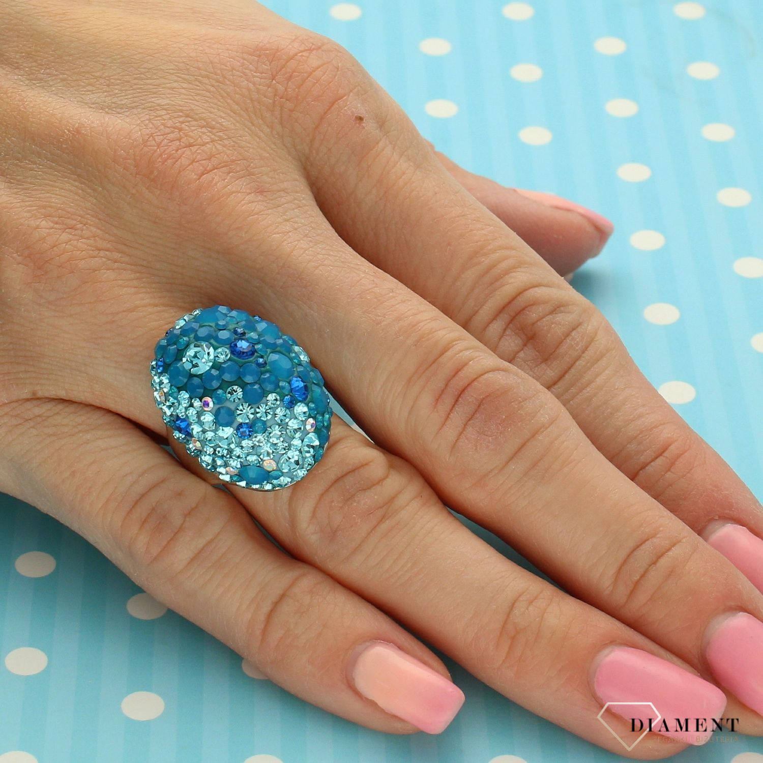 Srebrny pierścionek z niebieskimi kryształami Swarovskiego DIA-PRS-3373-925 (1).jpg