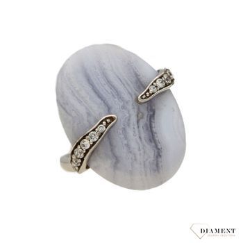Srebrny pierścionek z kamieniem chalcedon i cyrkonią DIA-PRS-3408-925 (1).jpg