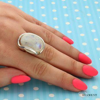 Srebrny pierścionek z kamieniem księżycowym DIA-PRS-3409K-925 (2).jpg