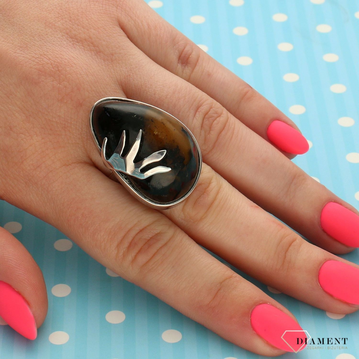 Srebrny pierścionek brązowy bursztyn z ozdobnym wzorem DIA-PRS-3414-925 (1).jpg