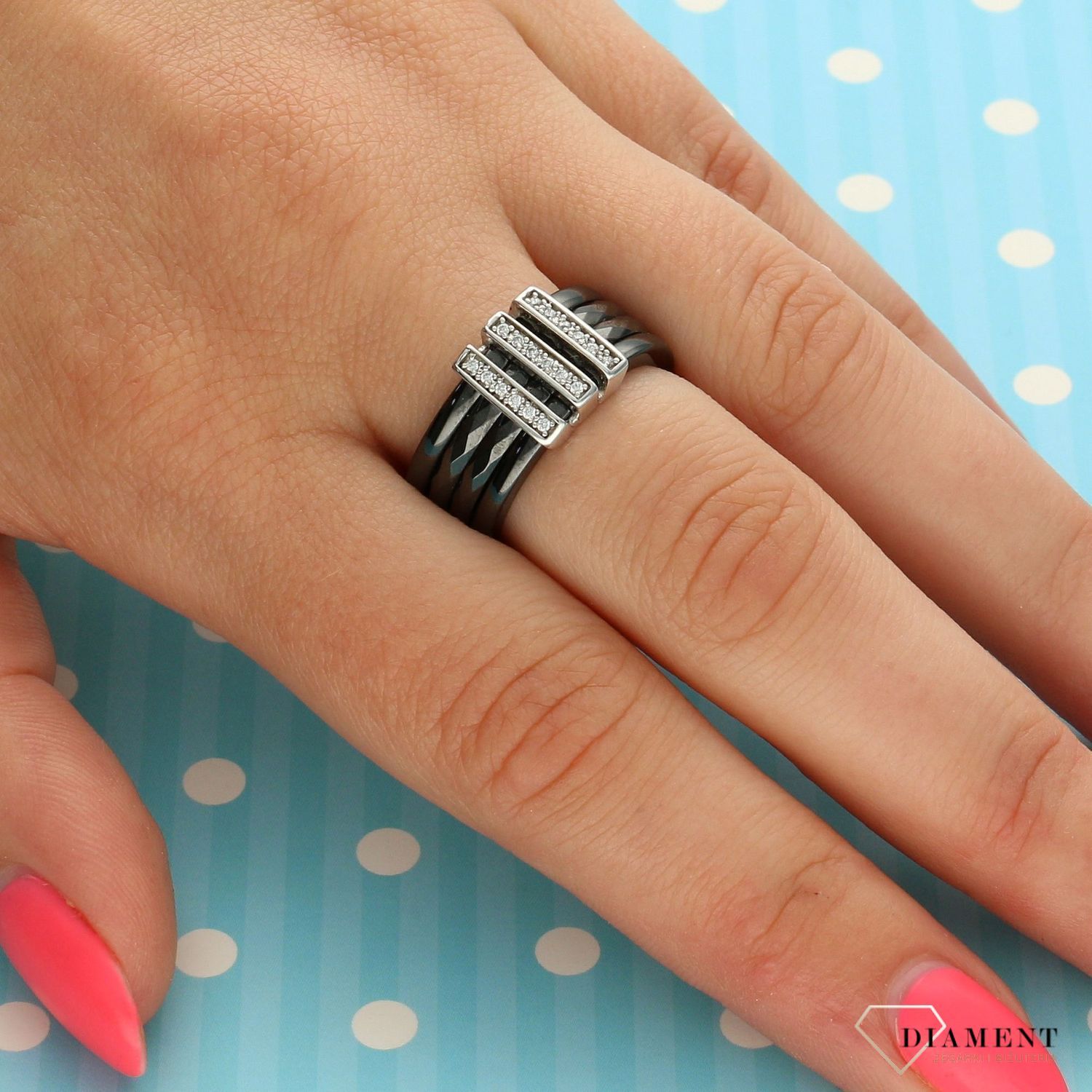 Pierścionek czarna ceramika trzy wzory z cyrkonią DIA-PRS-3619-925.jpg