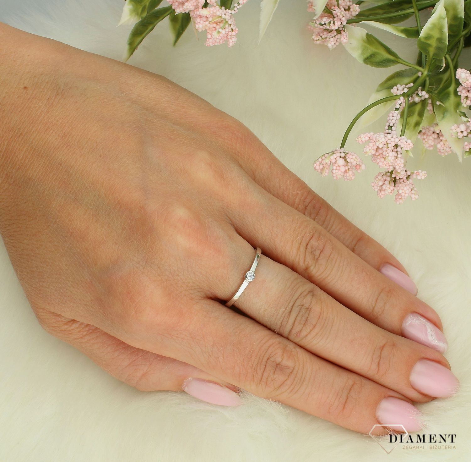 Srebrny pierścionek damski 925 z drobną cyrkonią rozmiar 11 DIA-PRS-3708-925. Srebrny pierścionek damski. Pierścionek srebrny dla kobiety na prezent. Srebrny damski pierścionek z cyrkonią..jpg