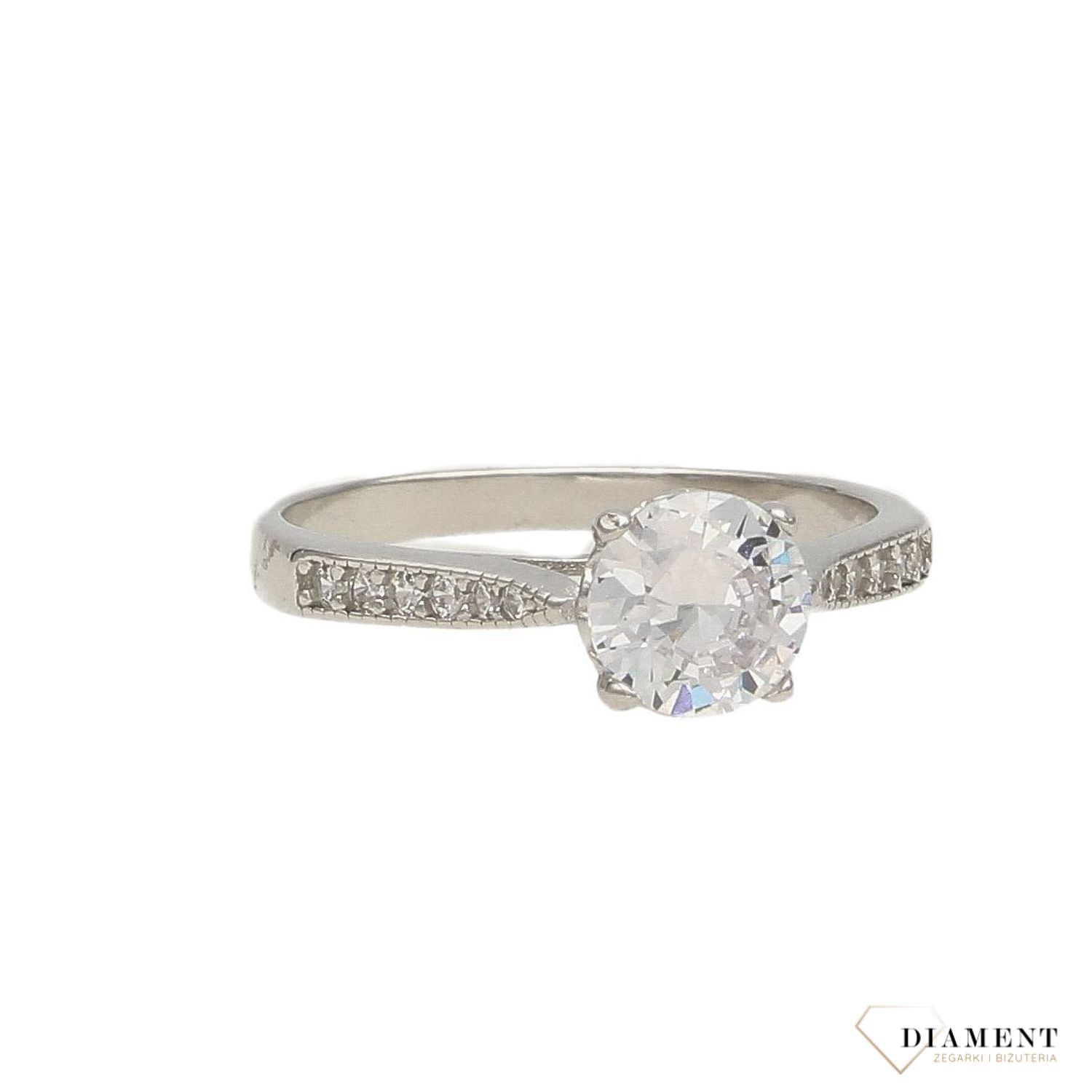 Srebrny pierścionek klasyka zaręczynowa z cyrkonią DIA-PRS-3711-925 (1).jpg
