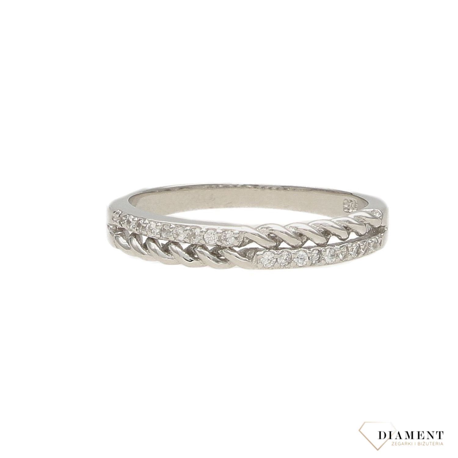 Srebrny pierścionek obrączka z ozdobnym wzorem DIA-PRS-3724-925.  (1).jpg