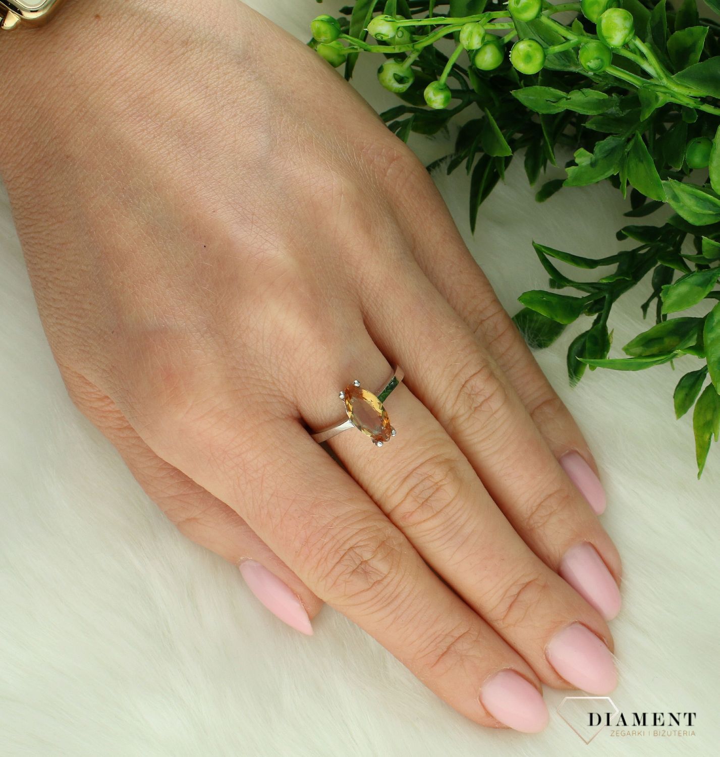 Srebrny pierścionek damski 925  z kamieniem Zultanit DIA-PRS-3729-925. Pierścionek z kamieniem naturalnym. Pierścionek srebrny dla kobiety. Srebrny pierścionek dla kobiety na prezent.1.jpg