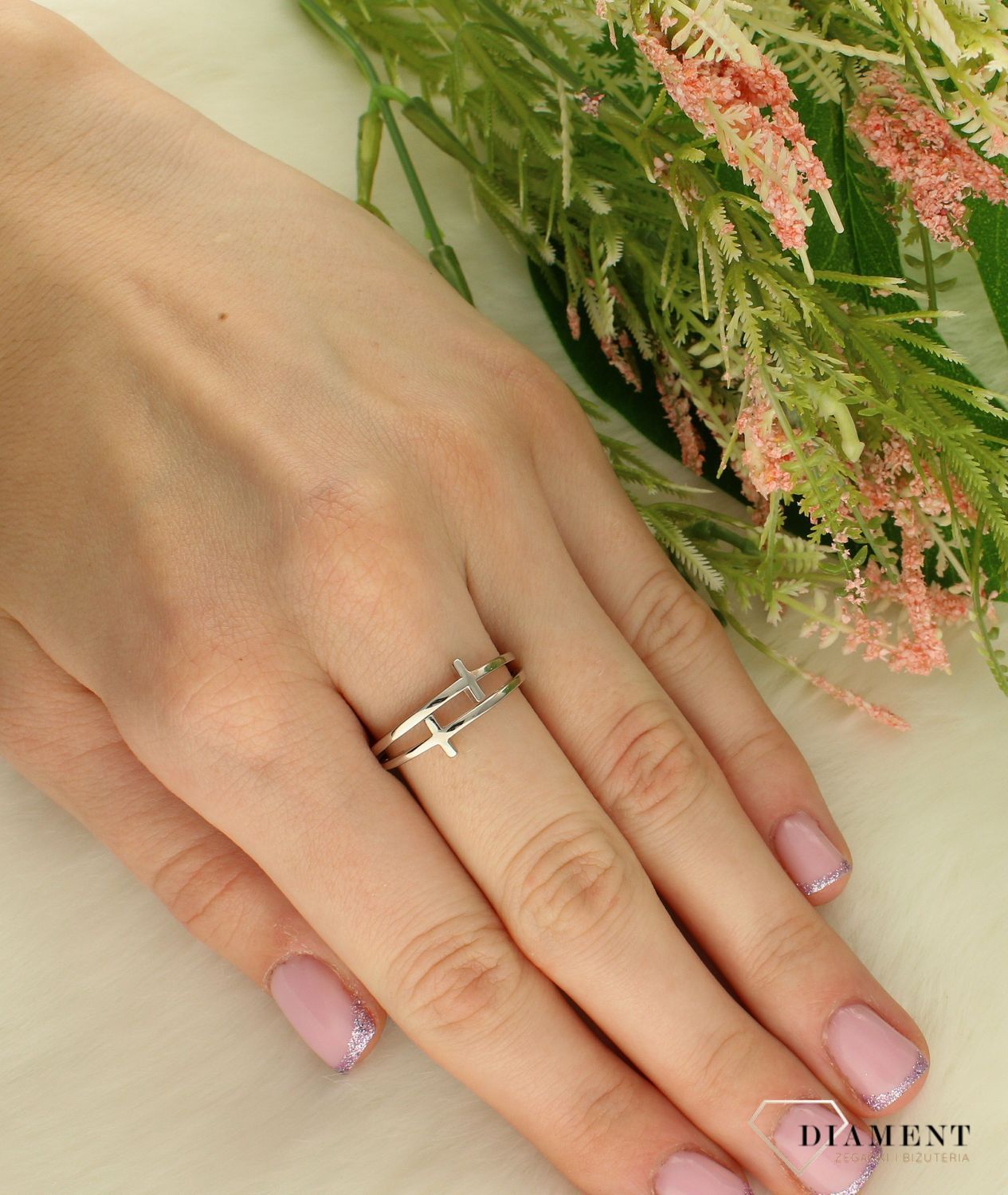 Srebrny pierścionek podwójny z motywem krzyżyka DIA-PRS-38069-925.jpg
