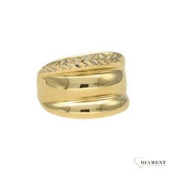Złoty pierścionek 585 szeroki grawerowany pasek DIA-PRS-4231-585 (1).jpg