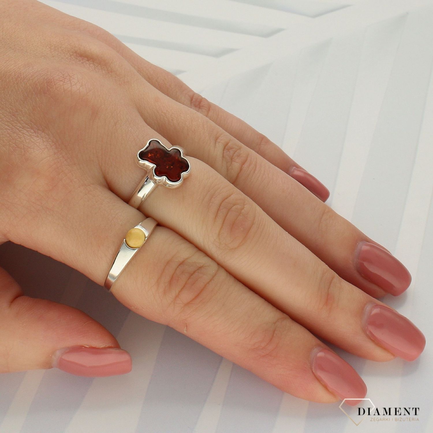 Srebrny pierścionek 925 'Miś z bursztynu' DIA-PRS-4503-925 (1).jpg