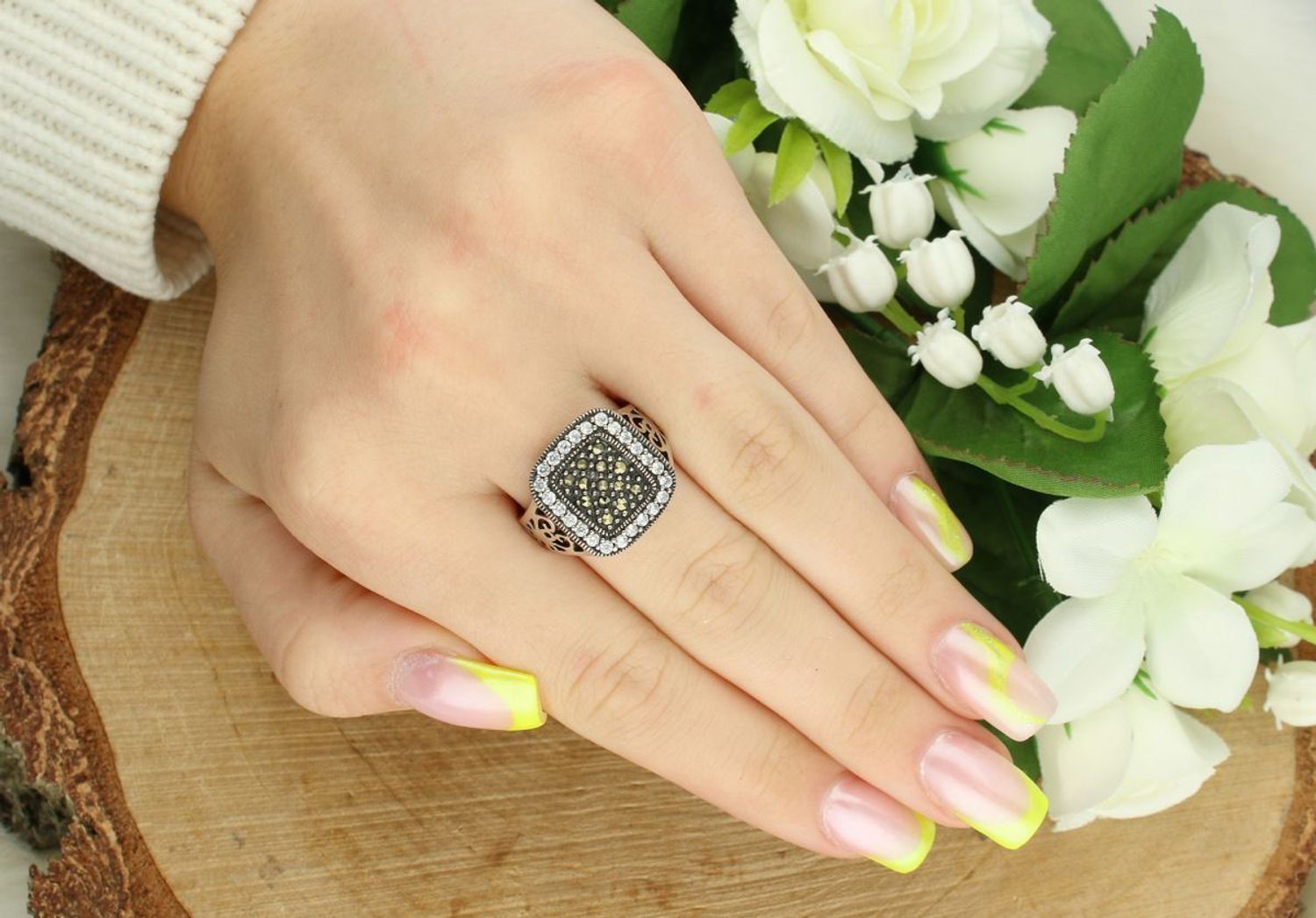 Pierścionek Damski Sygnet z Markazytami i Cyrkoniami – Srebro 925, DIA-PRS-4974-925.jpg