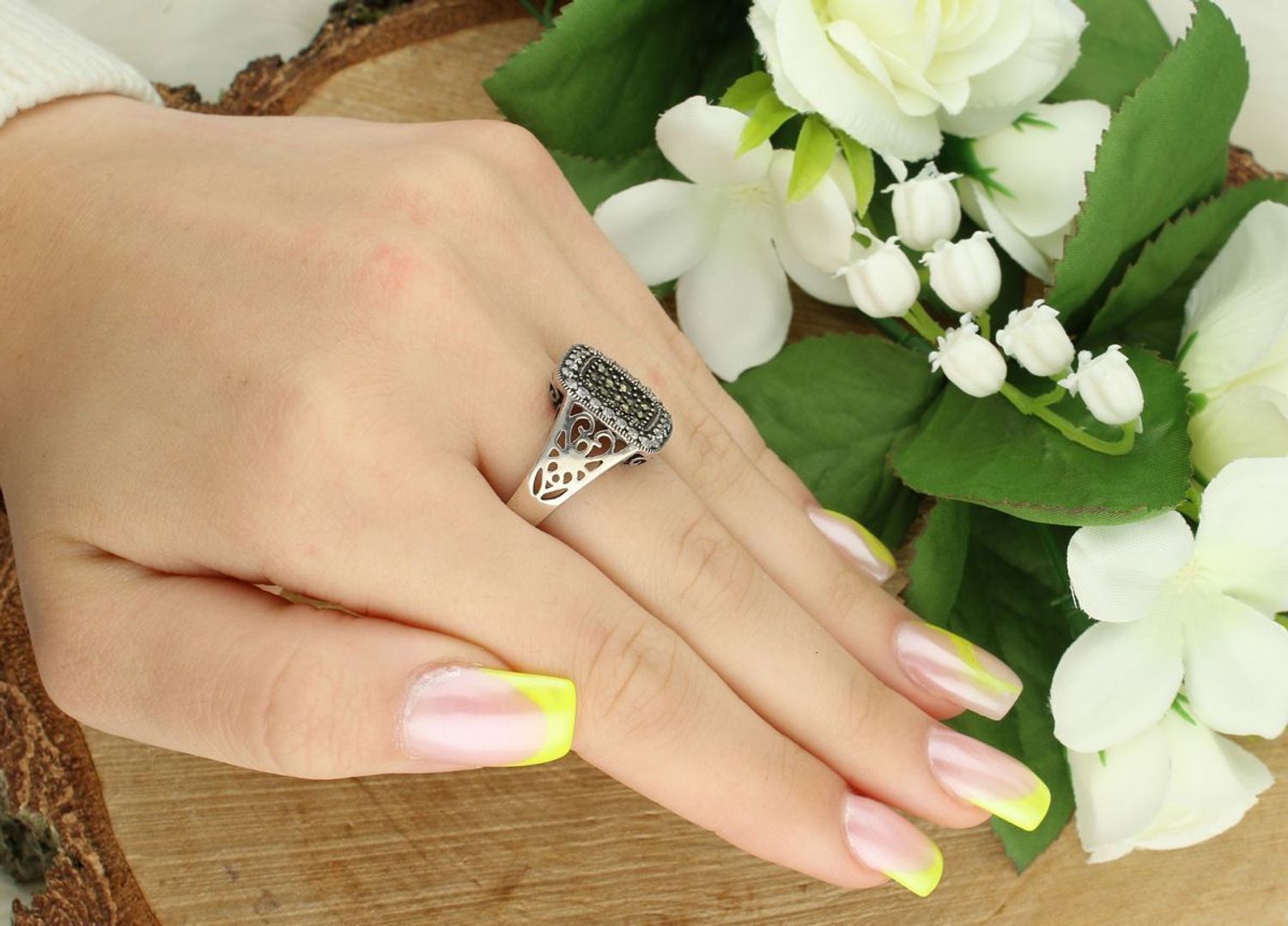 Pierścionek Damski Sygnet z Markazytami i Cyrkoniami – Srebro 925, DIA-PRS-4974-925.jpg