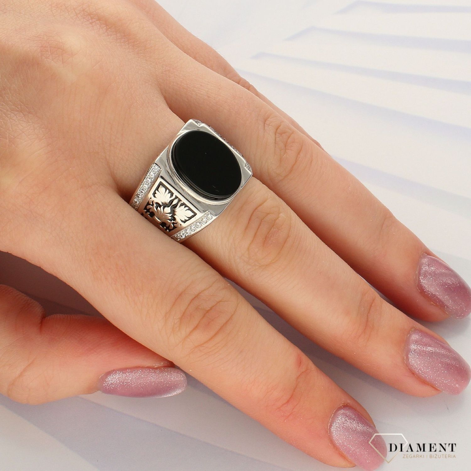 Srebrny sygnet z grawerem i Onyksem 925 DIA-PRS-4979-925 (1).jpg