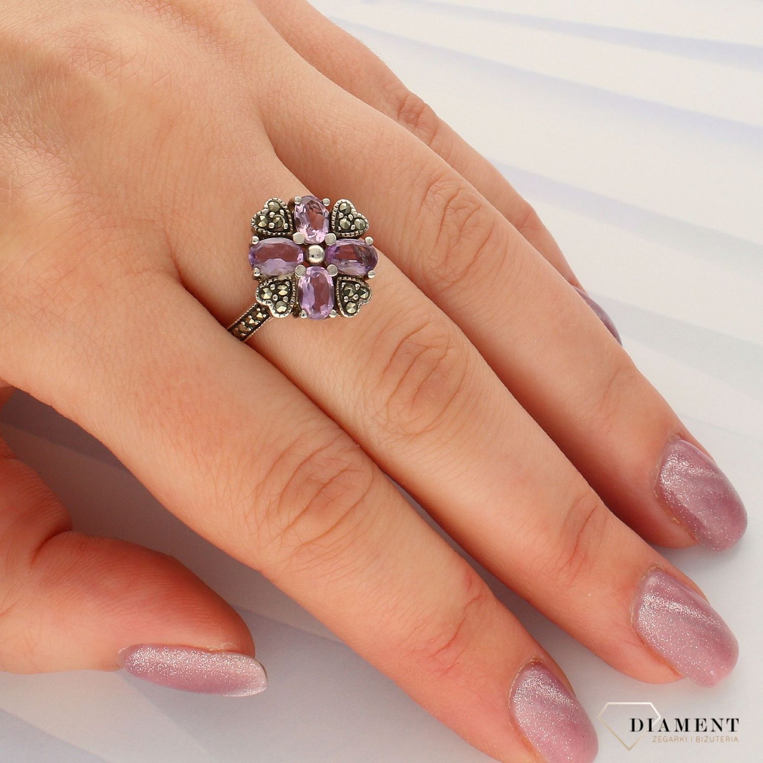 Srebrny pierścionek KWIAT ametyst i markazyty DIA-PRS-4986-925 (1).jpg