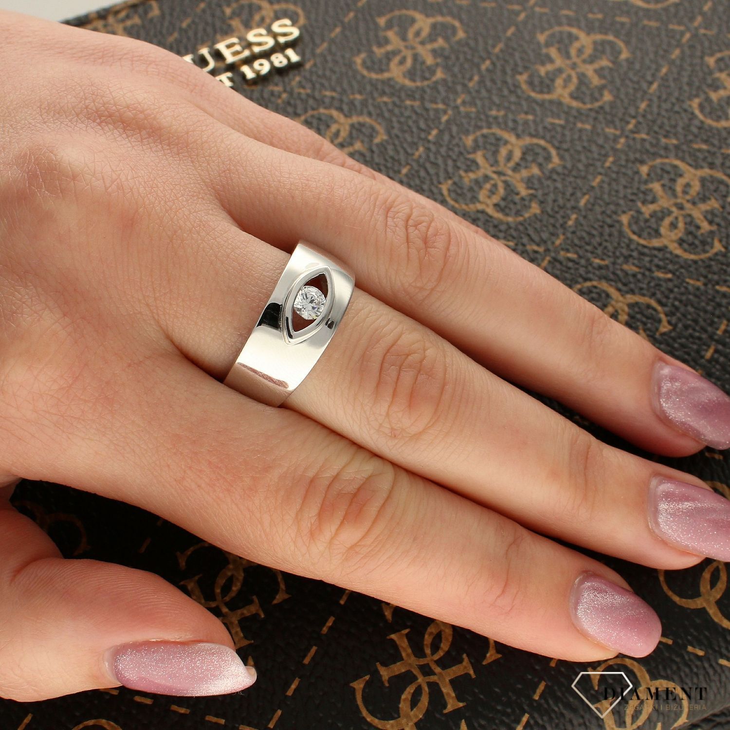 Złoty pierścionek białe złoto z cyrkonią DIA-PRS-5038-585 (1).jpg