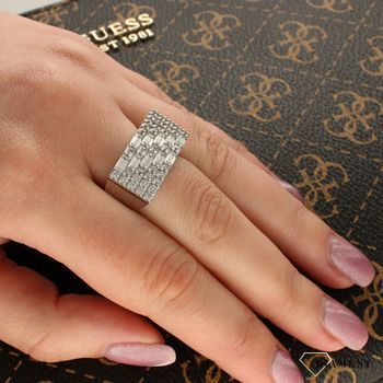 Efektowny złoty pierścionek ozdobiony białą cyrkonią i kryształem DIA-PRS-5040-585 (2).jpg