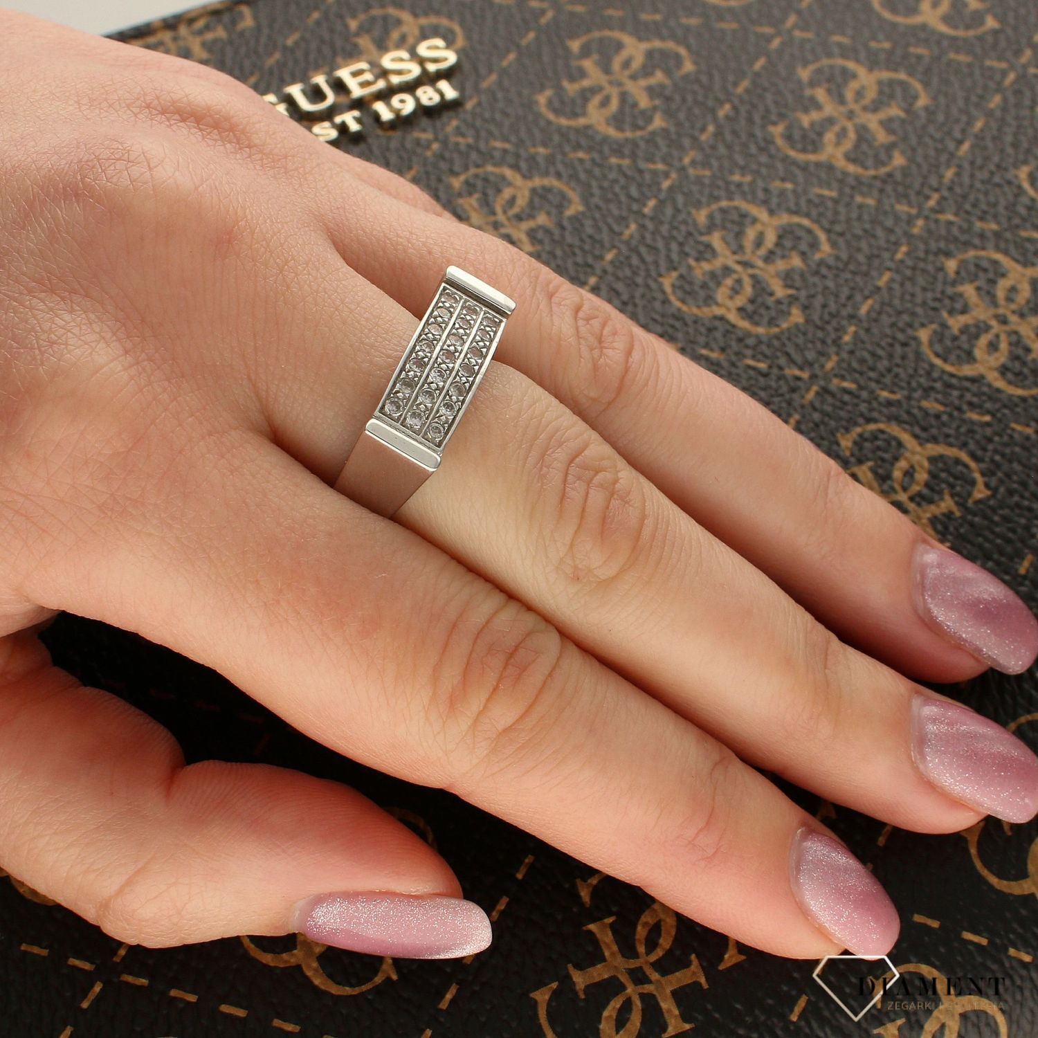 Złoty pierścionek białe złoto z cyrkonią DIA-PRS-5045-585 (1).jpg