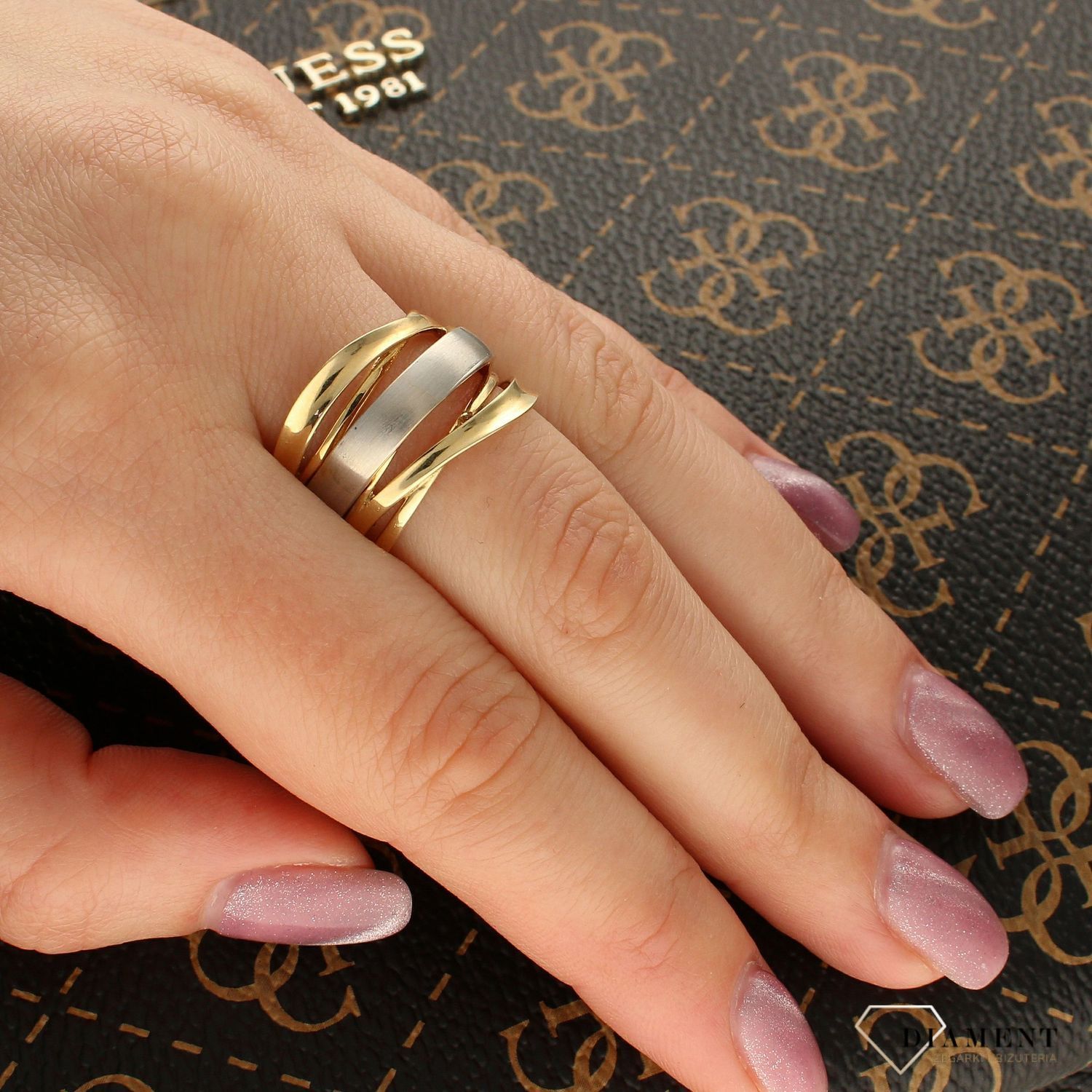 Złoty pierścionek szeroka obrączka z białym złotem DIA-PRS-5048-585 (1).jpg