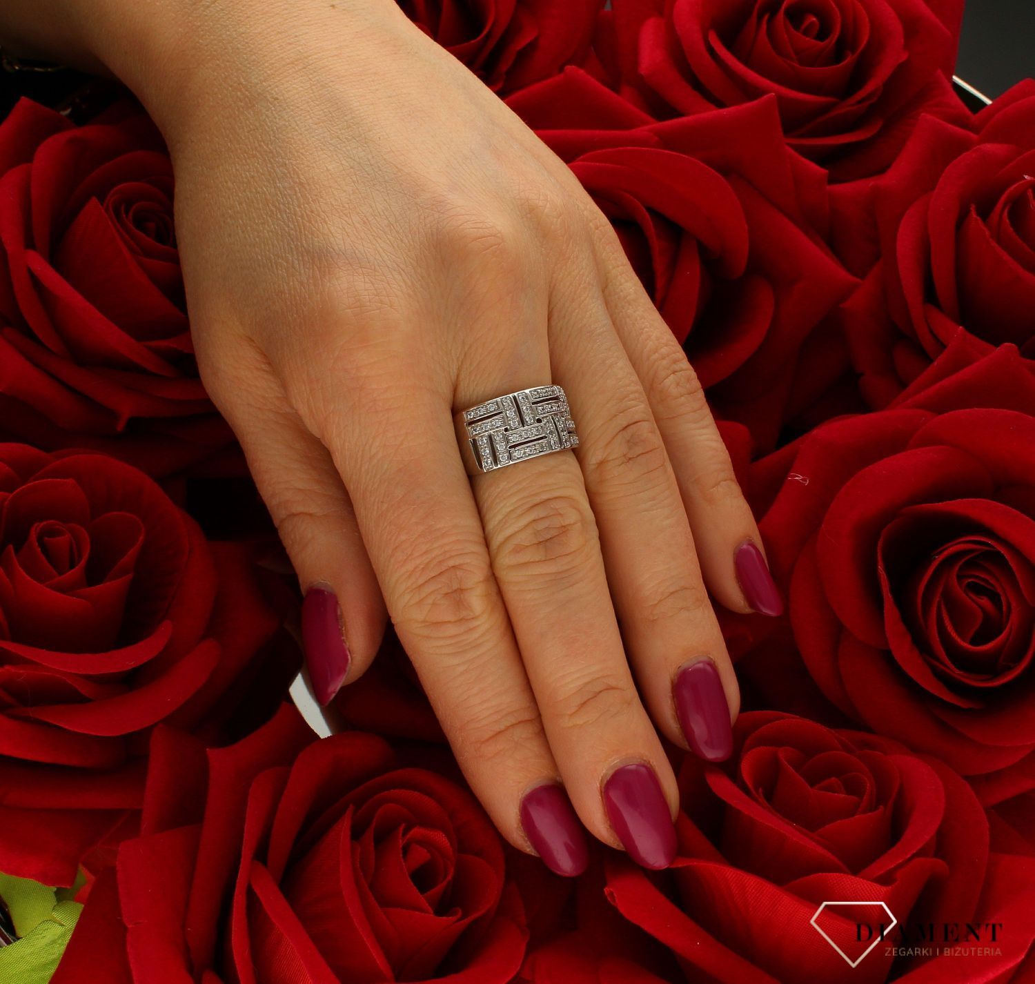 Złoty pierścionek szeroki 'białe złoto z cyrkonią' DIA-PRS-5051-585 (1).jpg