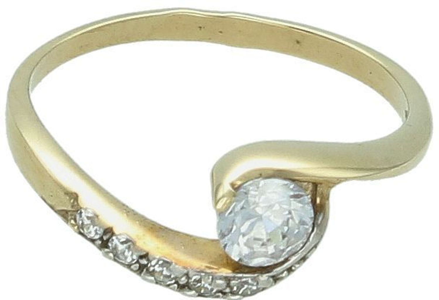 Złoty pierścionek z cyrkoniami DIA-PRS-5085-333.Pierścionki Apart. Biżuteria Apart.  Elegancki pierścionek, który został ozdobiony błyszczącą, dużą cyrkonią oraz kilkoma mniejszymi. Na prezent.1.jpg