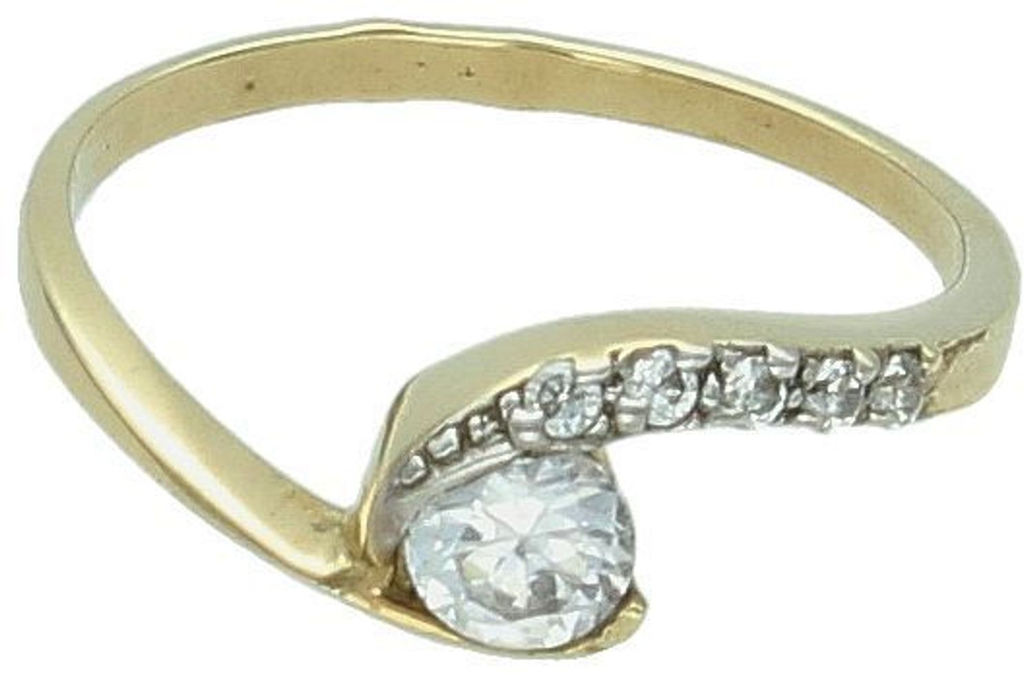 Złoty pierścionek z cyrkoniami DIA-PRS-5085-333.Pierścionki Apart. Biżuteria Apart.  Elegancki pierścionek, który został ozdobiony błyszczącą, dużą cyrkonią oraz kilkoma mniejszymi. Na prezent.1.jpg